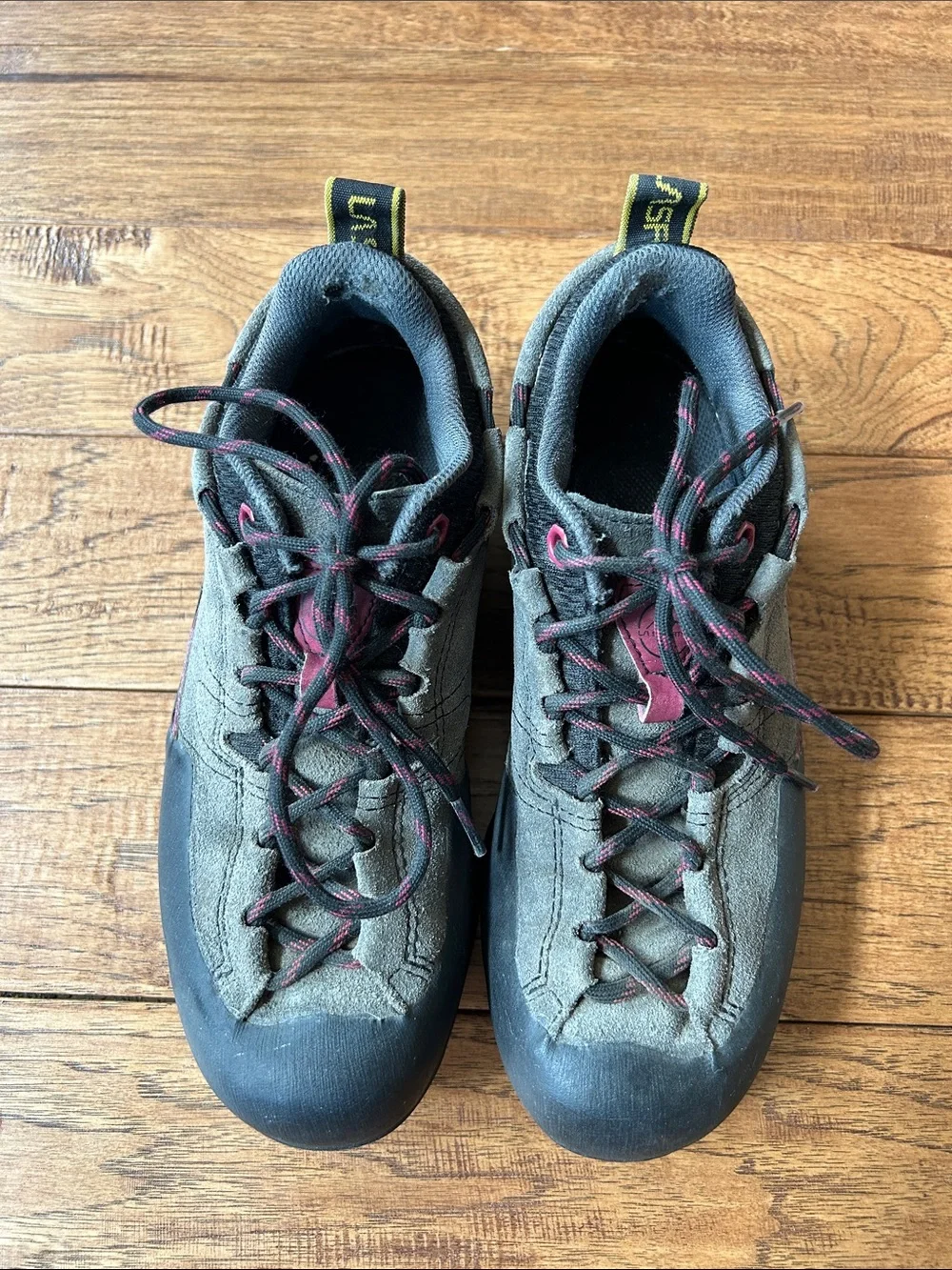 La Sportiva Boulder X Approach Shoes Hiking Outdoor Carbon Beet Womens Size 7.5